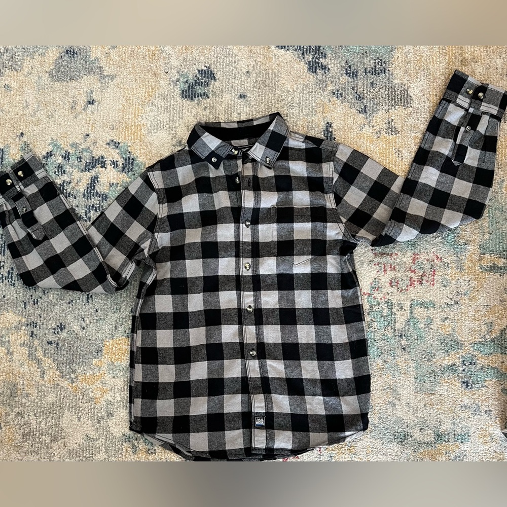Flannel long sleeve button up